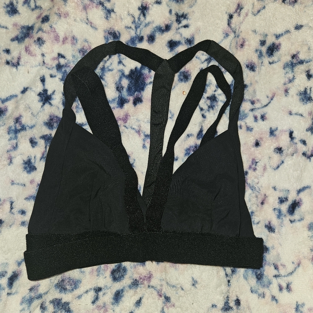 Alo Strappy Sports Bra